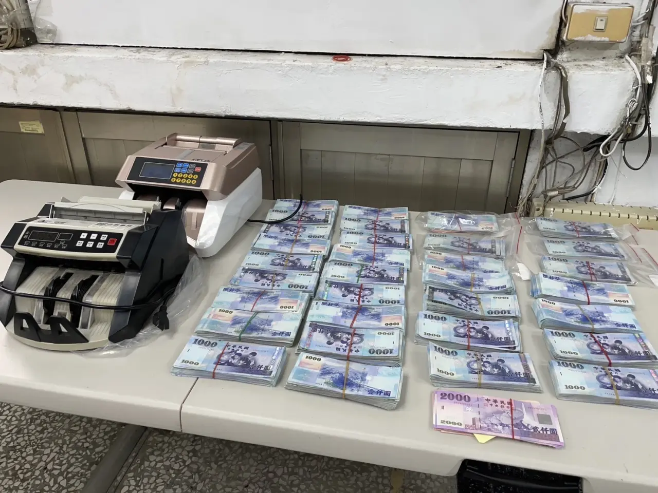 Apenas uma sentença suspensa de 3 anos! O O pai do advogado de 31 anos é juiz, e a segunda geração de pessoas ricas e malvadas